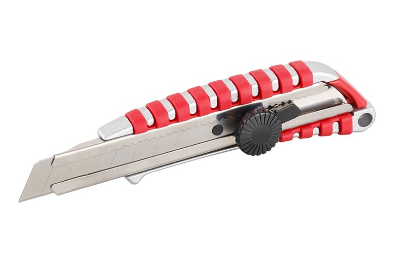 Nůž odlamovací ALU stříbrno-červený 18mm šroubková ar. 0.1 Kg  DÍLNA Sklad16 16142 100